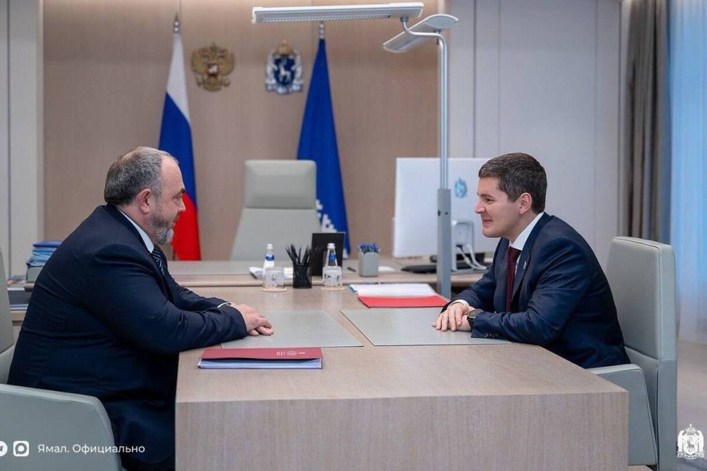 Глава ЯНАО и сенатор Ситников обсудили требующие федеральной поддержки задачи