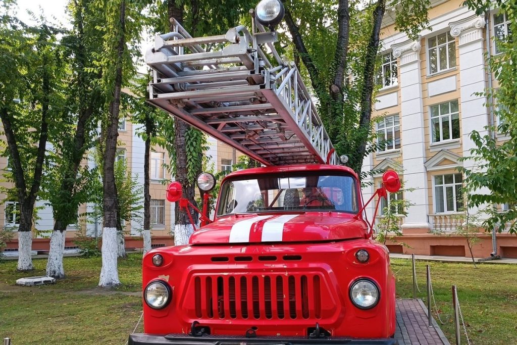 Incendio a Serov: un uomo ferito in un incendio domestico, le autorità indagano sulle cause