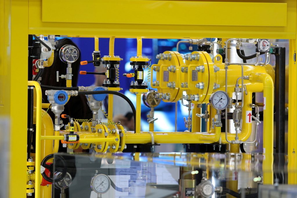 На одном из НПЗ произошел взрыв, есть пострадавший