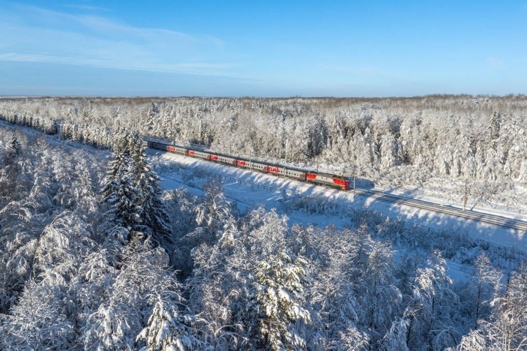 Treno &quot;Fiaba d&#039;Inverno&quot; per la Residenza di Babbo Natale: un&#039;Esperienza Unica per gli Abitanti di Rostov sul Don