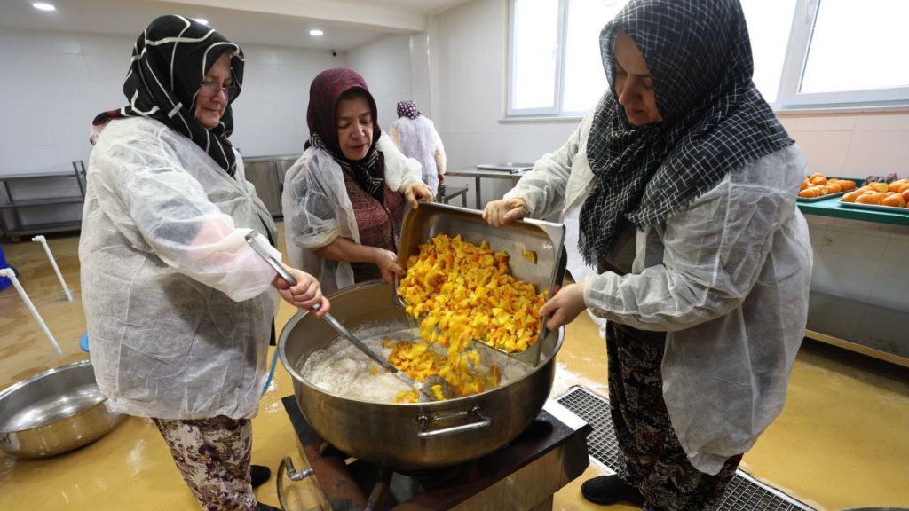 Belediyeden çiftçiyi ihya edecek anlaşma! Nilüfer çiftçisi üretecek İstanbul ve Eskişehir tüketecek