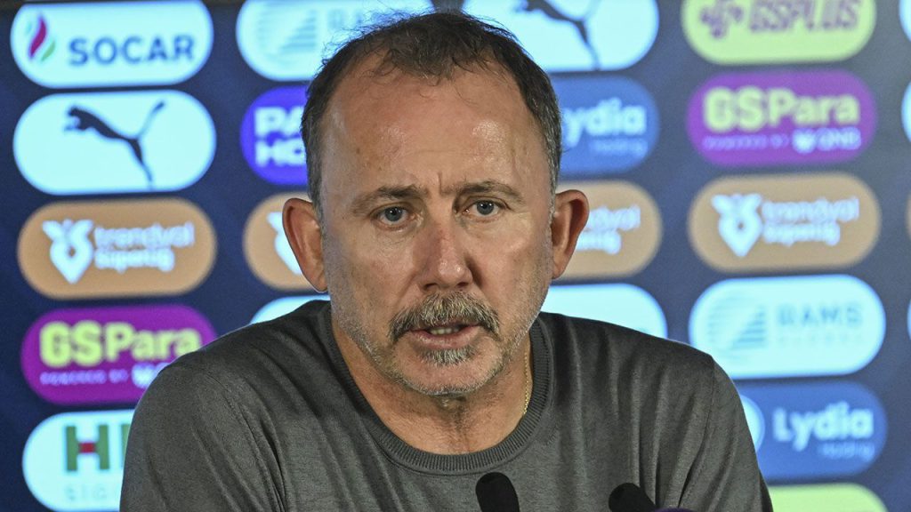 Beşiktaş&#039;ta Sergen Yalçın&#039;dan öz eleştiri: Kabul edilebilir değil