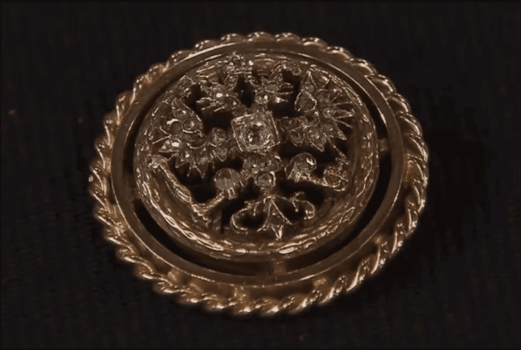 Alte Krawatten-Nadel sprengt bei „Bares für Rares“ alle Erwartungen