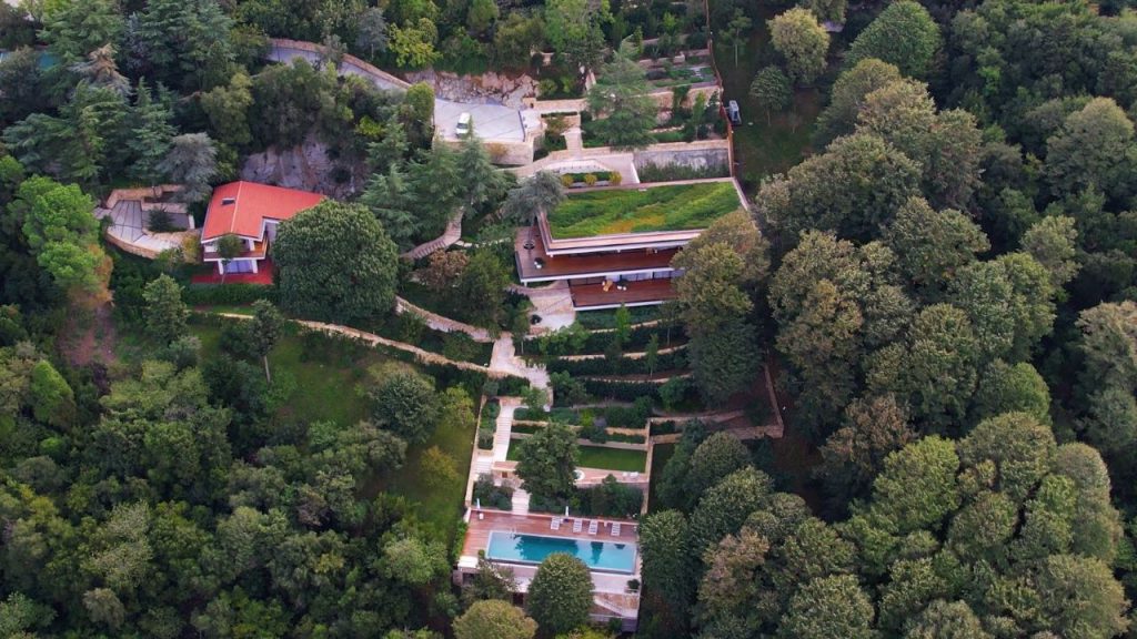 Boğaz&#039;ın en güzel yerinde! Olaylı restorasyon bitti, işte Rus oligarkın lüks villası