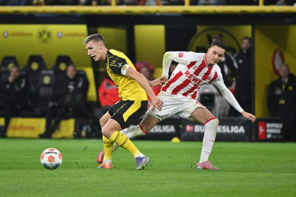 Kuriose Szene bei BVB – Köln: Fans rätseln über Nico Schlotterbeck