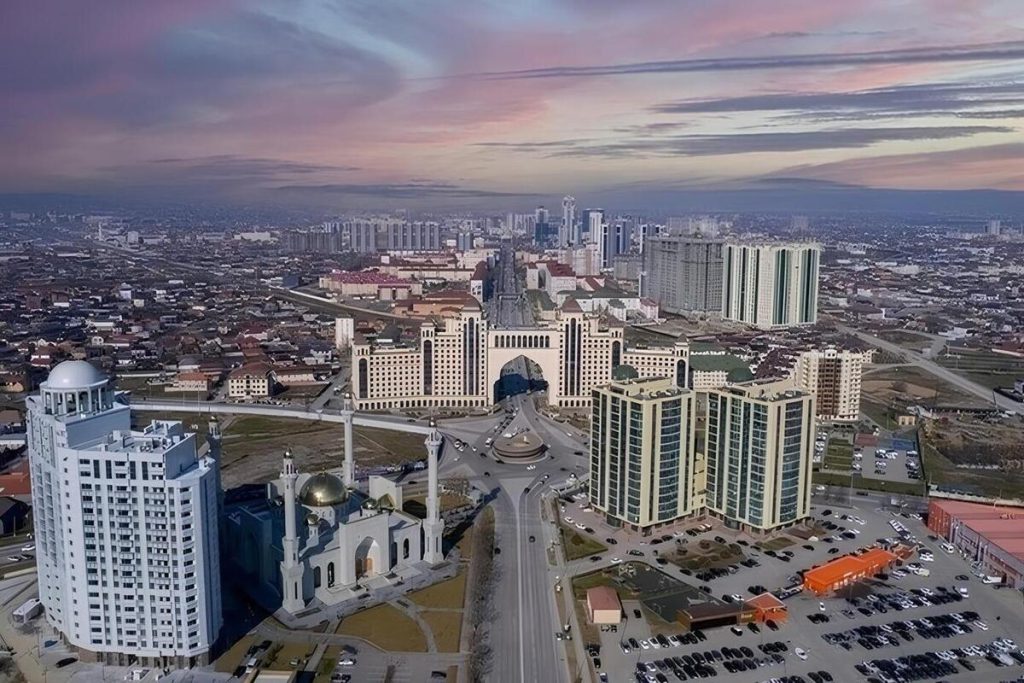 В Чечне вручили государственные награды