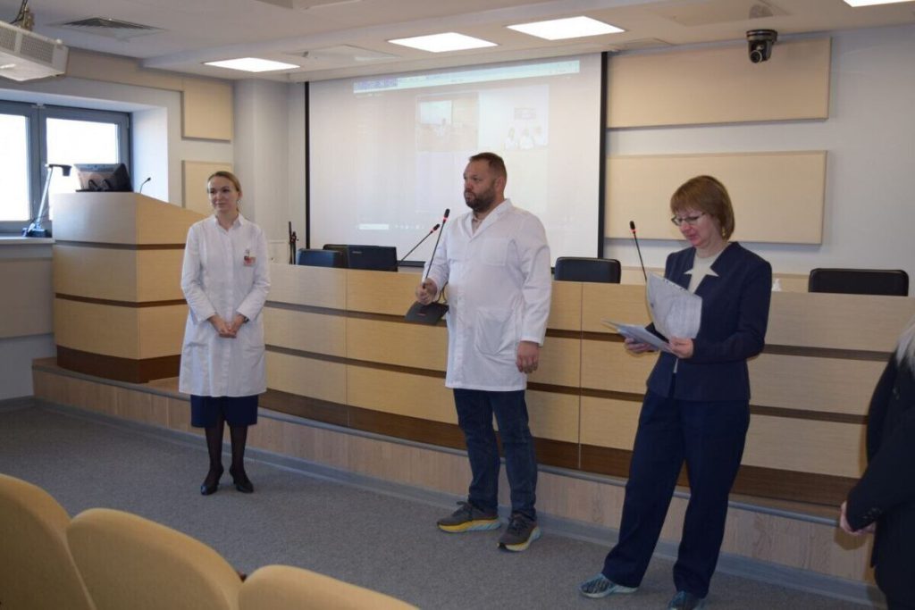 Nuovo Direttore Ad Interim al Centro Perinatale di Pskov: Una Svolta per la Sanità Materno-Infantile nella Regione