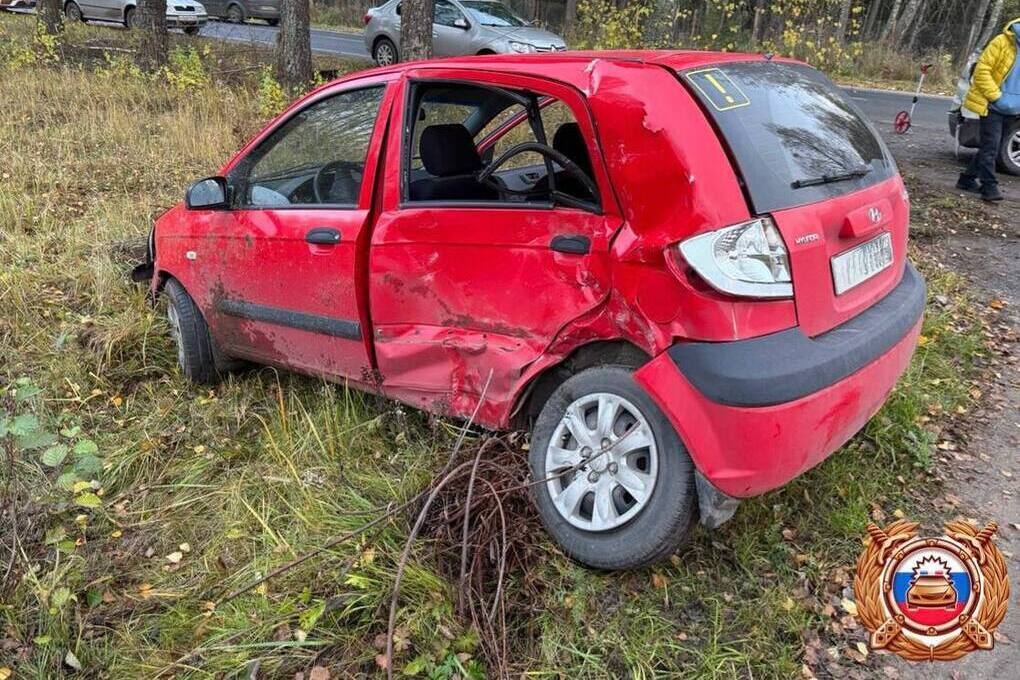 В Тверской области водитель иномарки выехал на встречку и устроил ДТП