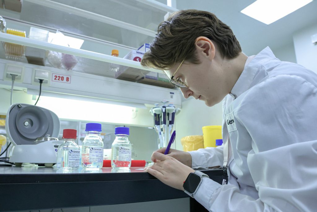 В российском городе синтезировали алмазы для компьютеров будущего