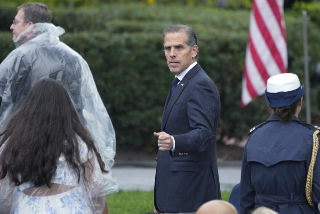 Хантер Байден рассказал, почему разозлился на Барака Обаму