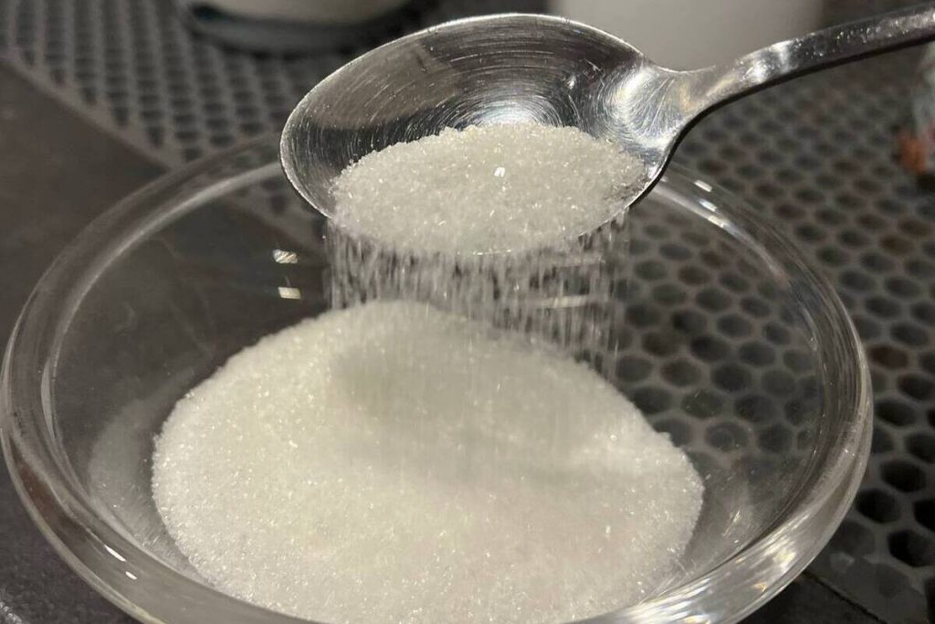 Россияне стали употреблять сахар в четыре раза больше нормы