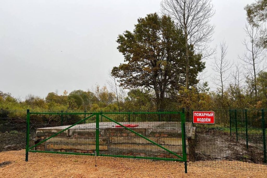 В старорусской деревне Анишино отремонтировали пожарный водоем