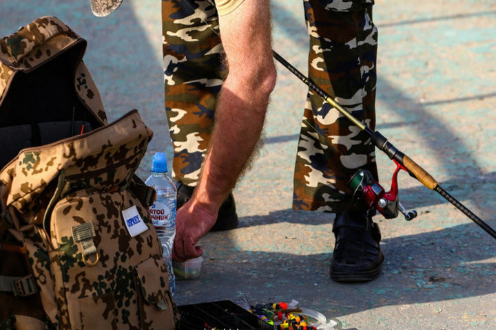 Gli uomini e la salute: perché preferiscono il garage e la pesca ai medici e alla comunicazione aperta