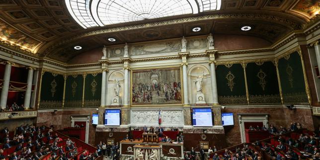 Suspension de la réforme des retraites : les oppositions et les syndicats critiquent le financement choisi par l’exécutif