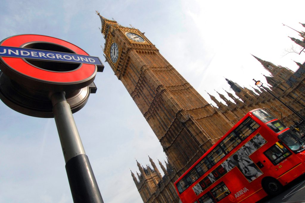 Британия расширила санкции против России на 90 позиций