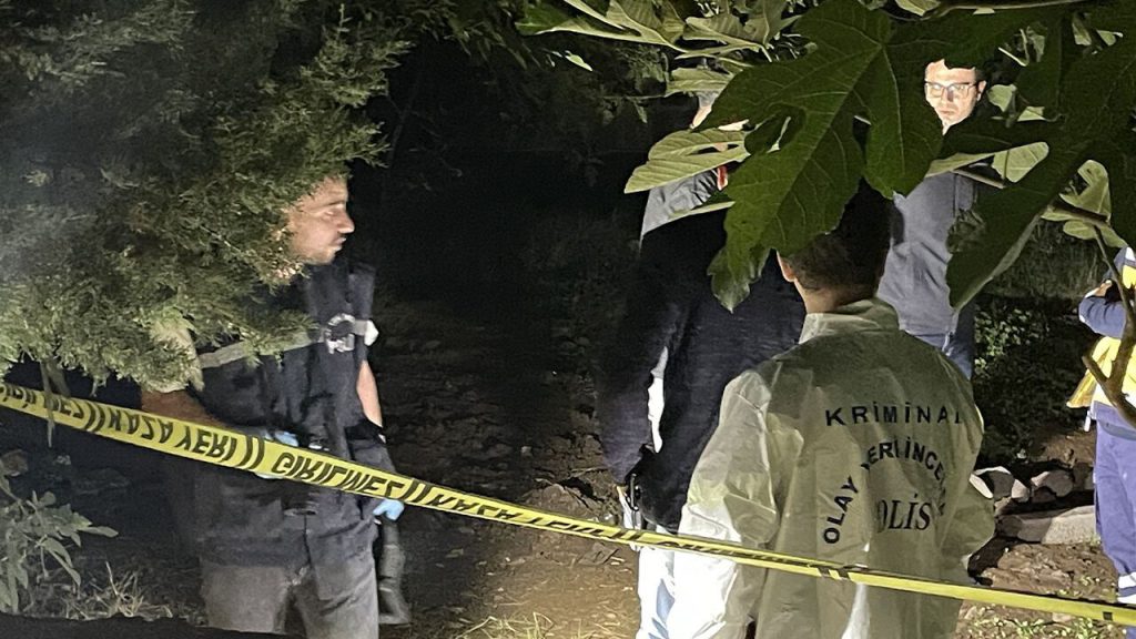 Cami bahçesindeki korkunç olayın sırrı çözüldü! Önce cesedi sonra anne ve babası bulundu