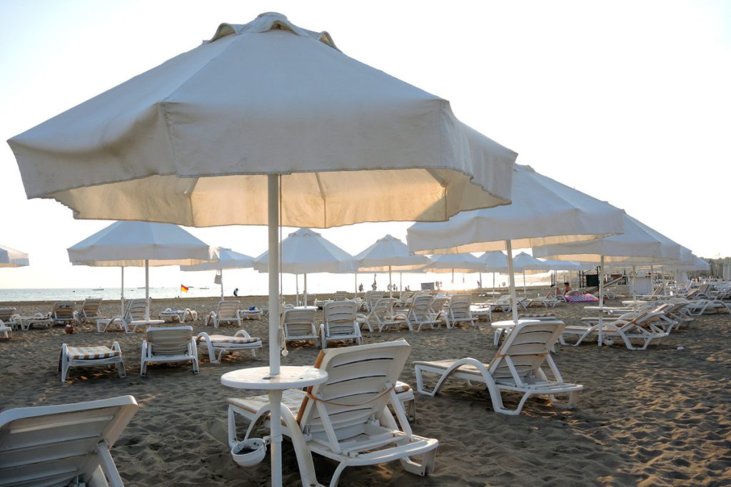 Turista russo deceduto in resort turco: le autorità indagano sulla causa della morte