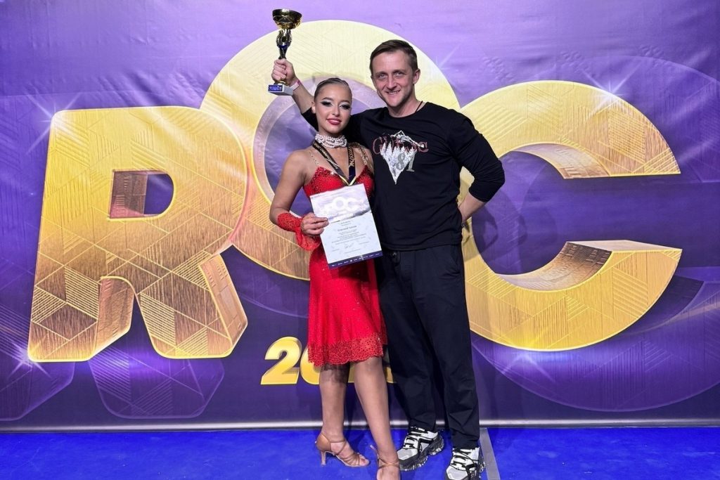 Successo Mondiale per i Ballerini di Vladimir: Due Medaglie d&#039;Argento al Torneo di Mosca