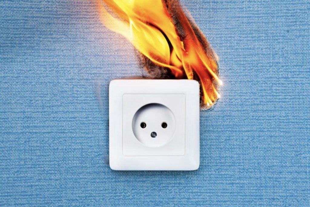 Incendi nella regione di Marij El: 180 casi di pirometria dovuti a malfunzionamenti elettronici e violazioni di sicurezza