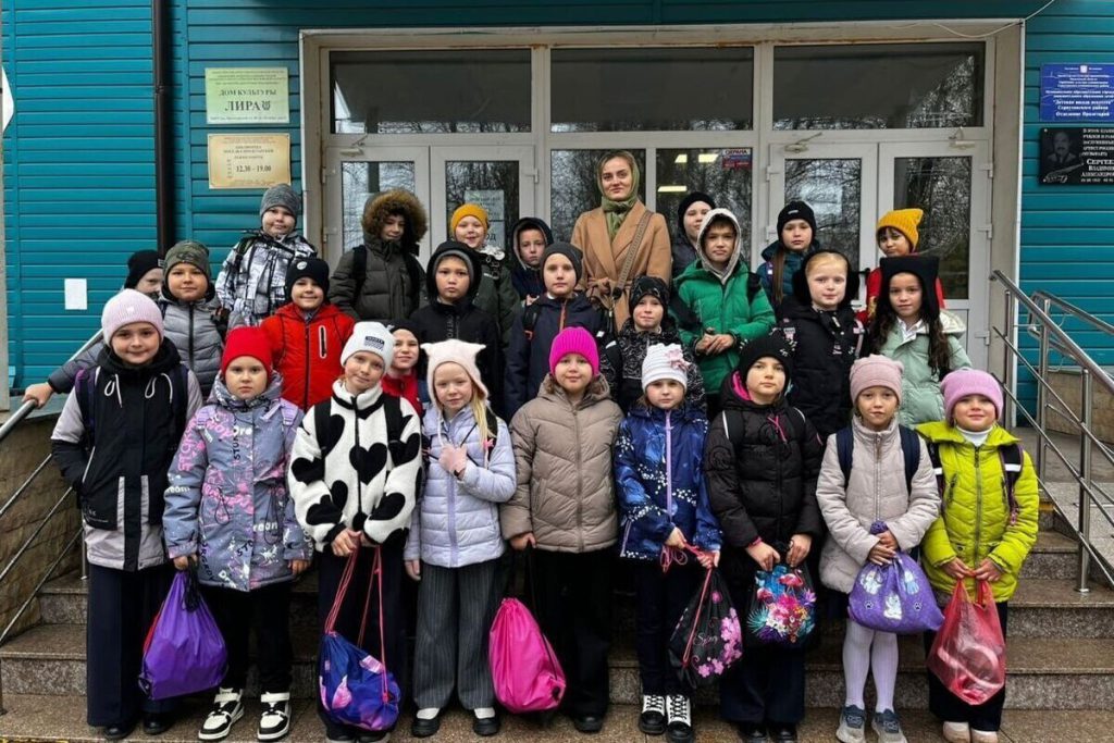 Школьники посёлка Пролетарский побывали на экскурсии в библиотеке