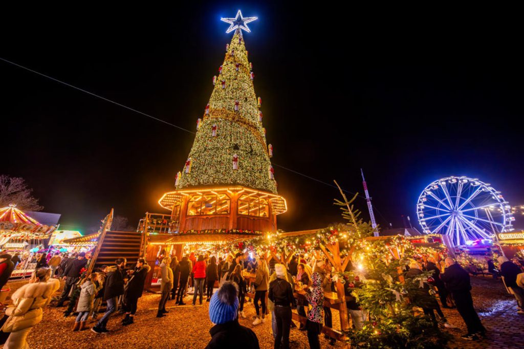 Il Mercatino di Natale di Dortmund si Fregia del Più Grande Albero di Natale del Mondo in NRW
