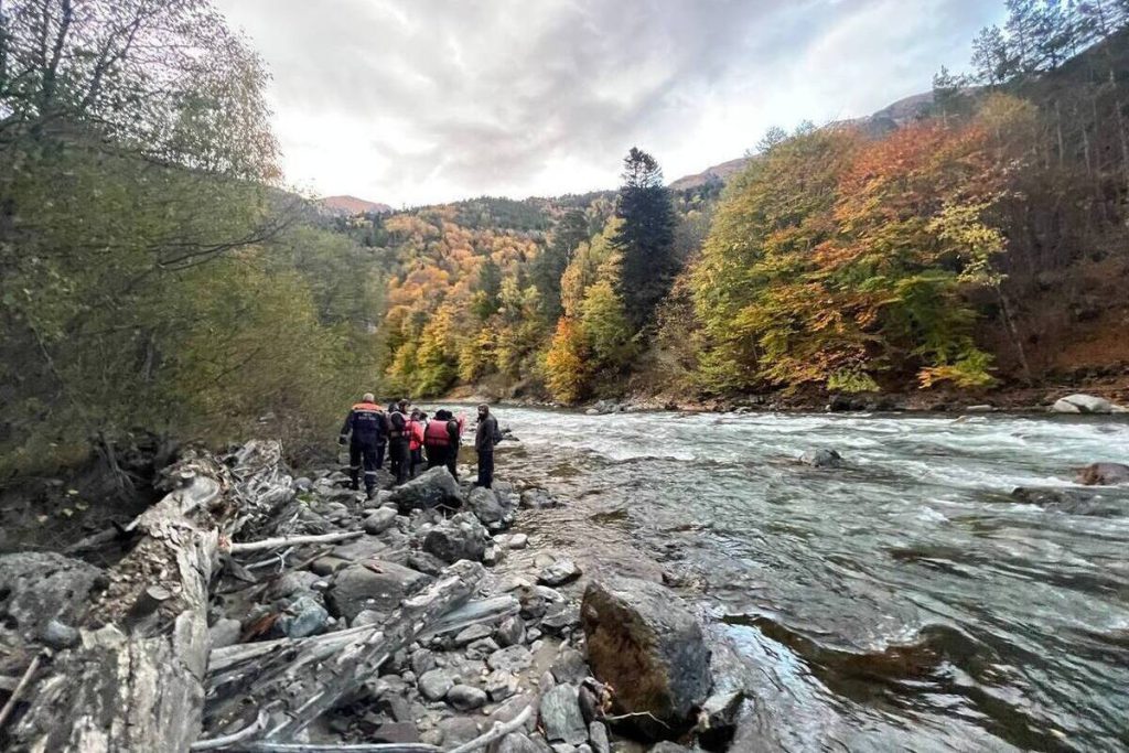 Tragico Incidente in Karachay-Cherkessia: Turista Muore Annegata nel Fiume Bol&#039;šoj Zelenčuk
