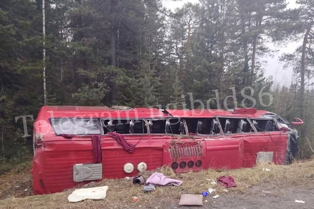 Tragedia in Russia: autobus rovesciato, due morti e cinque feriti nella regione di Hanty-Mansijsk