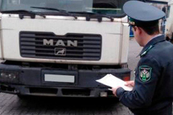 Sequestro di 26 tonnellate di farina di mais in Russia: le autorità doganali intervengono contro la contraffazione e l&#039;evasione fiscale