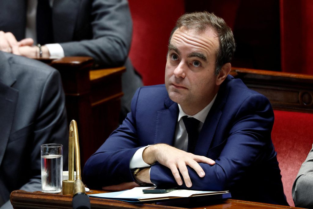 Crise politique : les Français partagés entre honte et colère