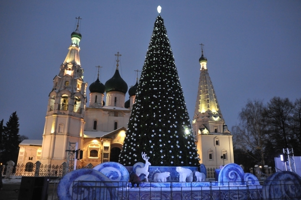 В Ярославле начали закупать к новому году новые украшения