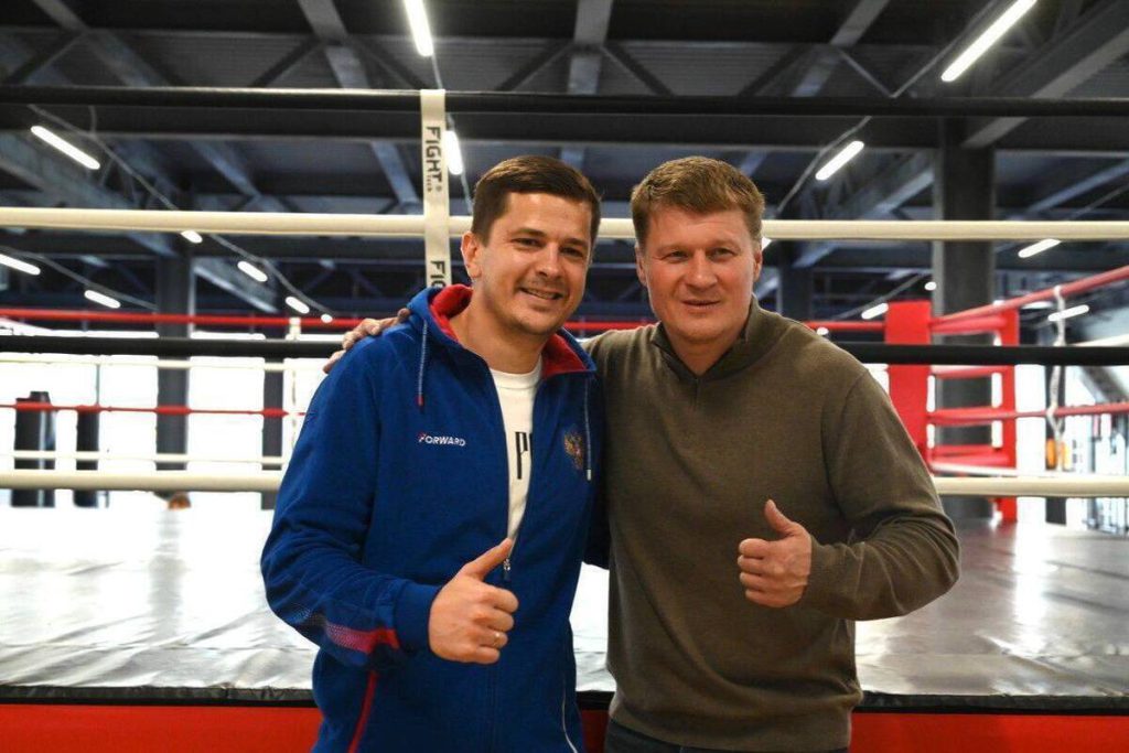 Il Campione del Mondo di Pugilato Alexander Povetkin Incontra i Giovani Talenti di Yelets