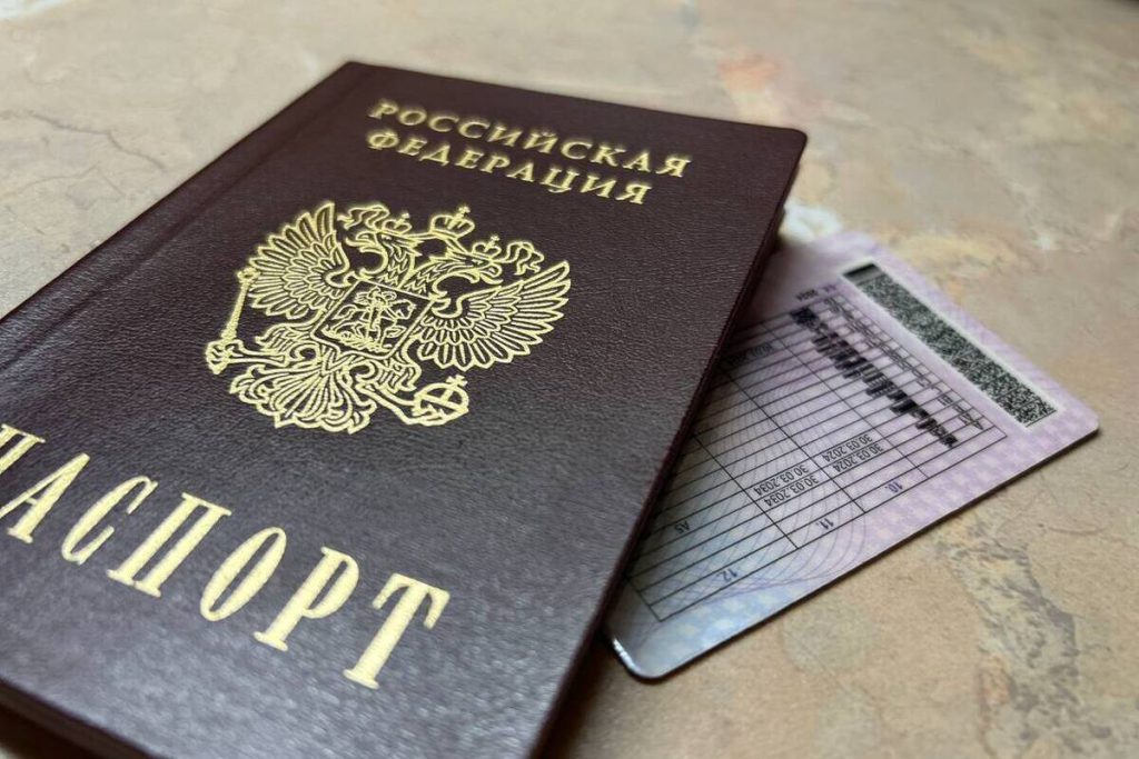 Russia Abolisce il Rinnovo Automatico delle Patenti di Guida: Cosa Cambia per i Conducenti a Partire dal 2026