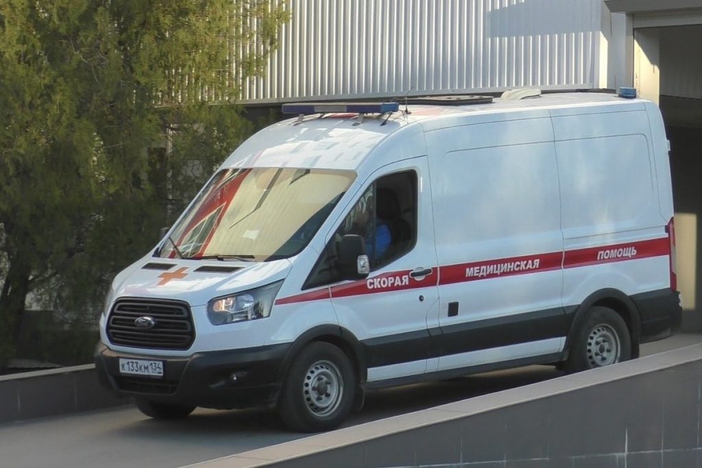 В Волгоградской области при опрокидывании грузовика пострадал его водитель