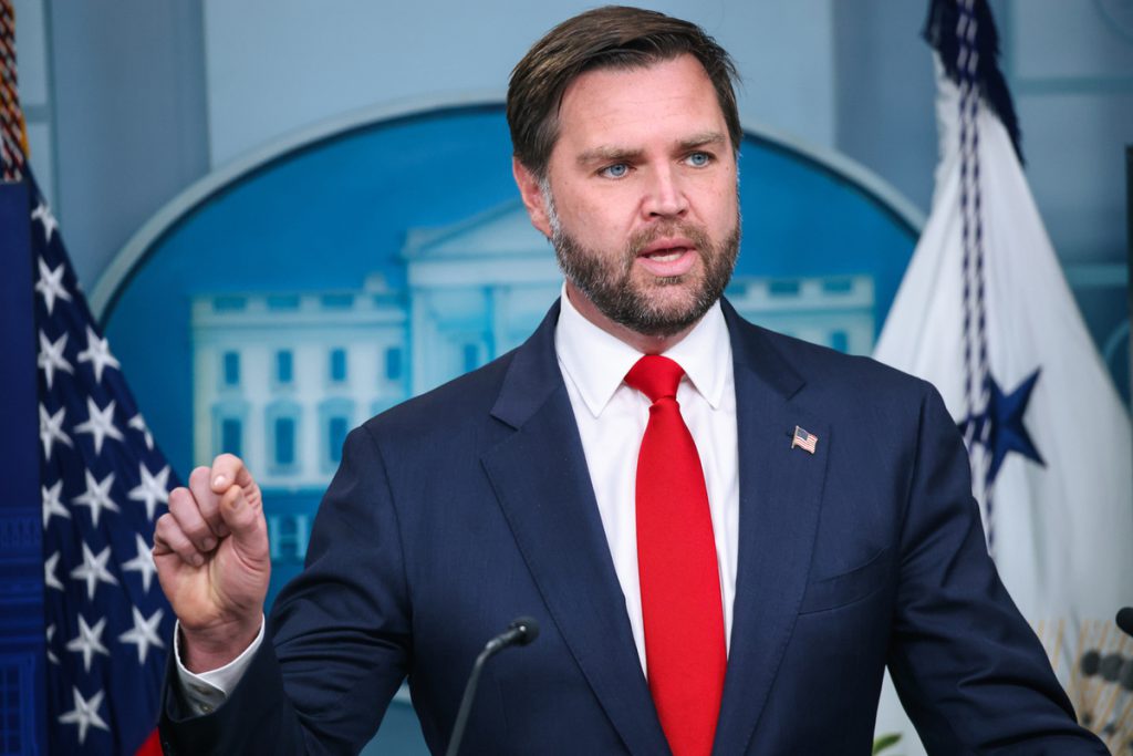 Vicepresidente degli Stati Uniti JD Vance esprime cautela sulla fornitura di missili Tomahawk all&#039;Ucraina