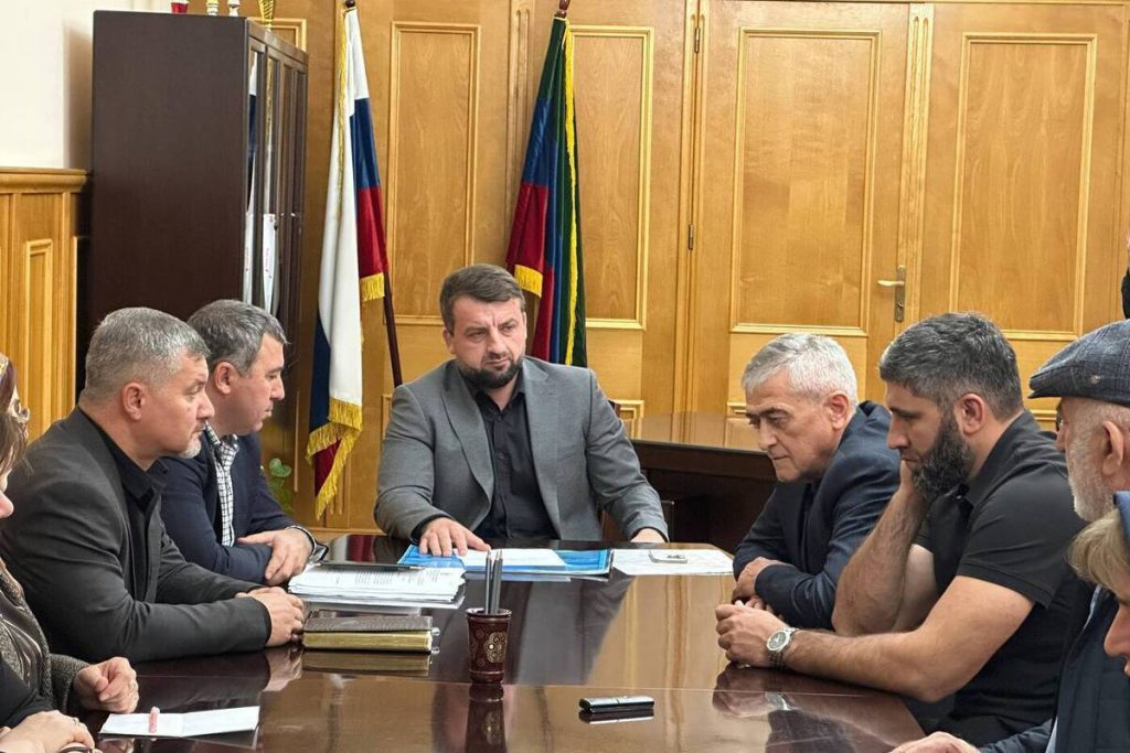 В Избербаше семьям военнослужащих СВО вручили документы на земельные участки