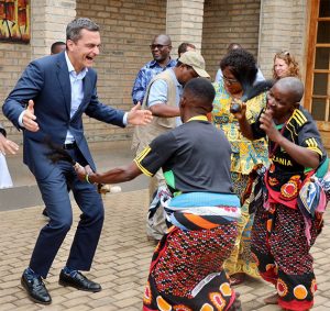 Tanzania in crisi: la fine dei fondi USAID per la lotta all&#039;HIV mette a rischio la vita di oltre 1,2 milioni di persone