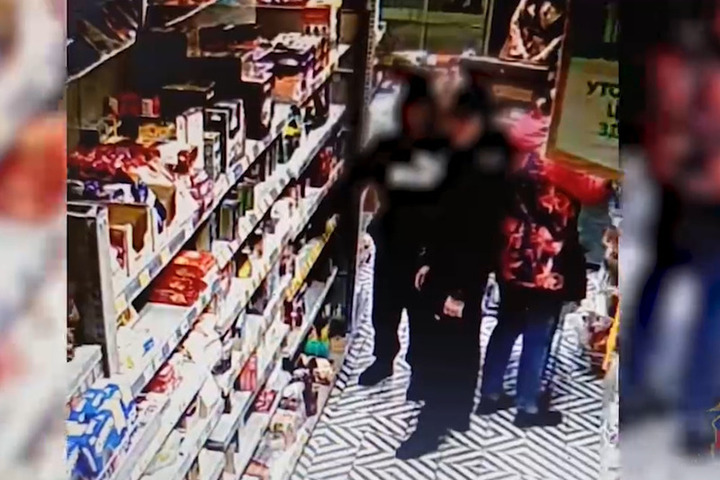В Волгограде двоих подростков подозревают в краже из продуктового магазина