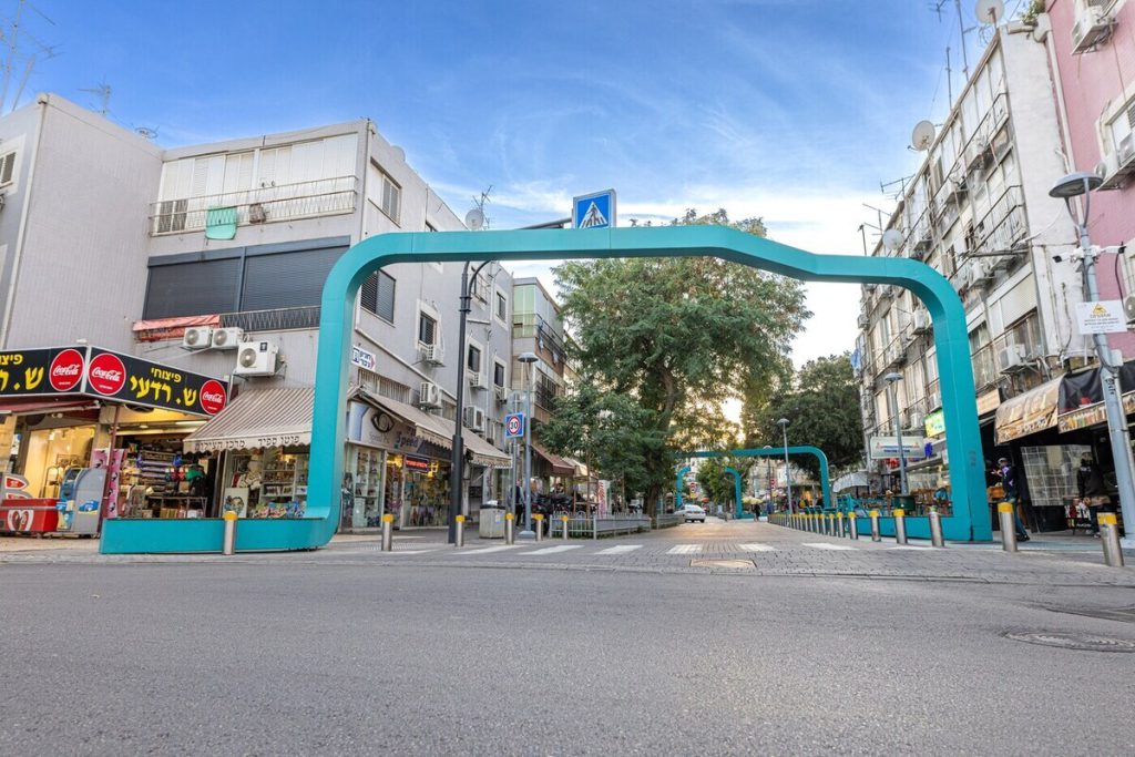 Petah Tikva: La Città che Unisce Storia e Modernità in Israele