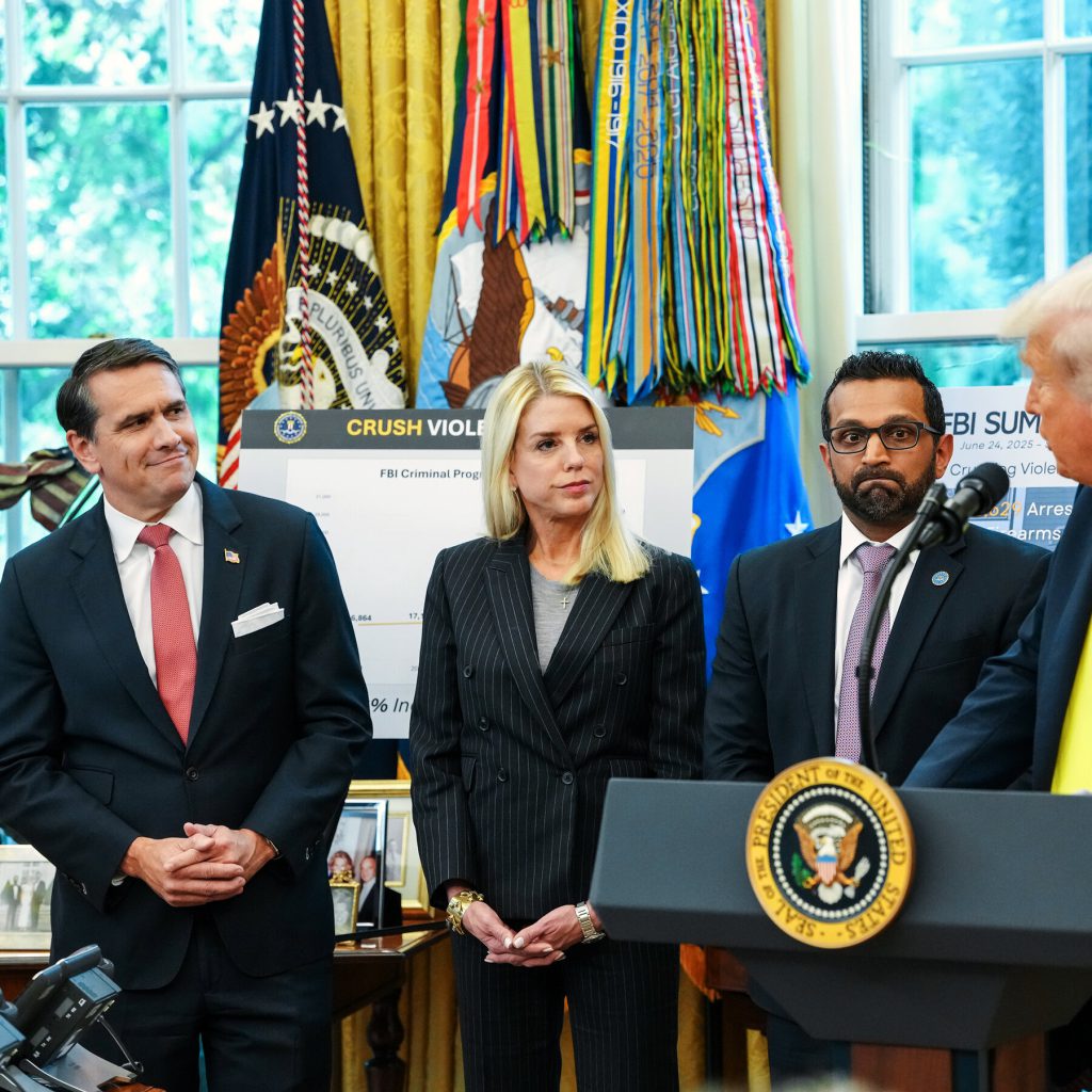 Trump Chiede 230 Milioni di Dollari al Dipartimento di Giustizia per Casi Passati