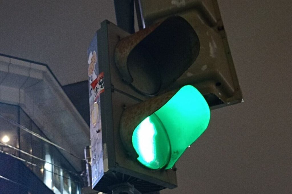 С начала 2026 года калининградские светофоры начнут работать по новому режиму