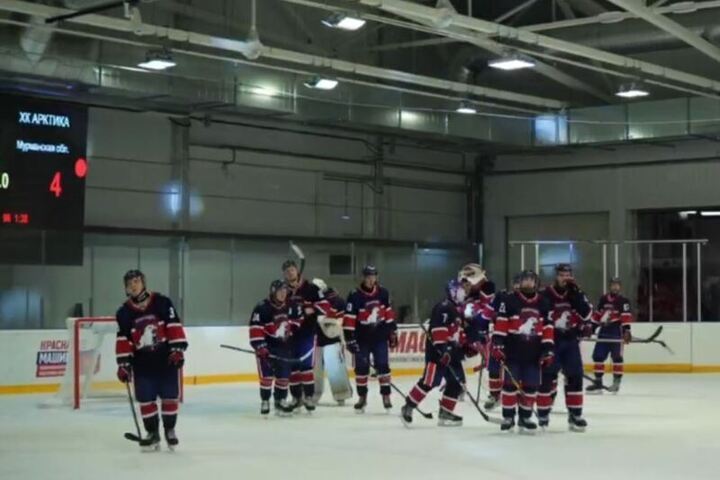 Partita di hockey a Vyborg: il Leningradets perde contro l&#039;Arktika di Murmansk