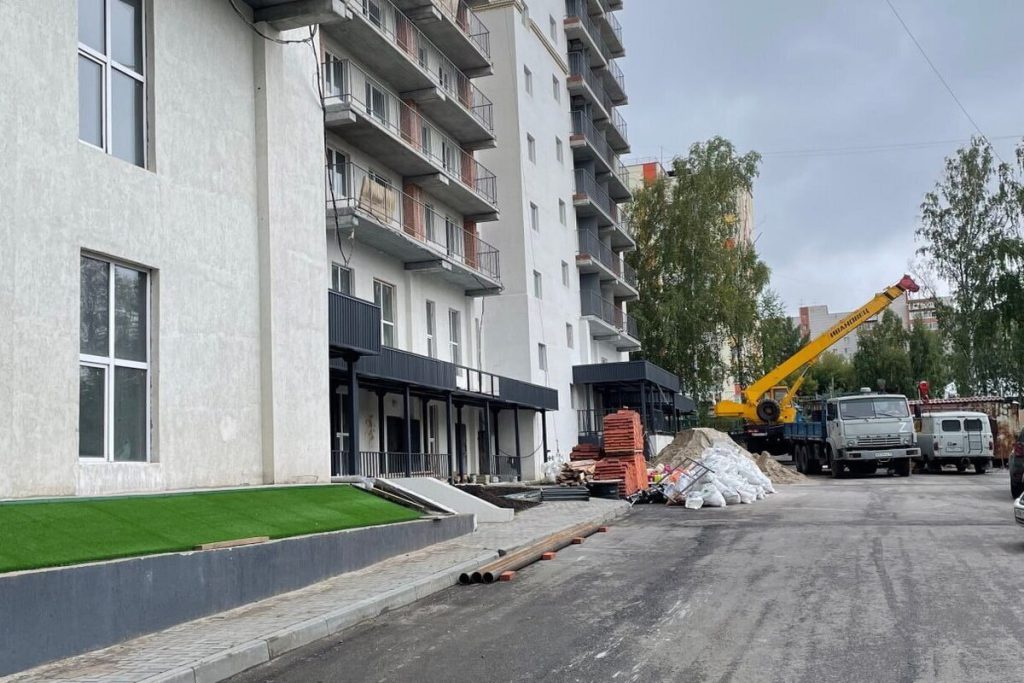 Томская прокуратура оценила ход строительства многоквартирного дома на Сибирской