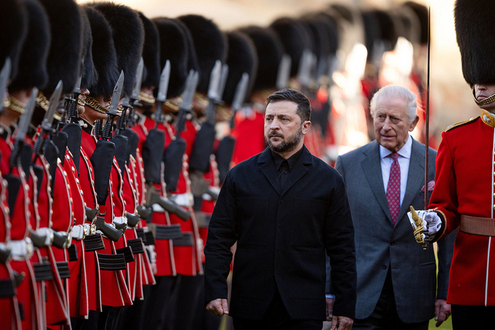 Зеленского уличили в нарушении протокола на встрече с Карлом III