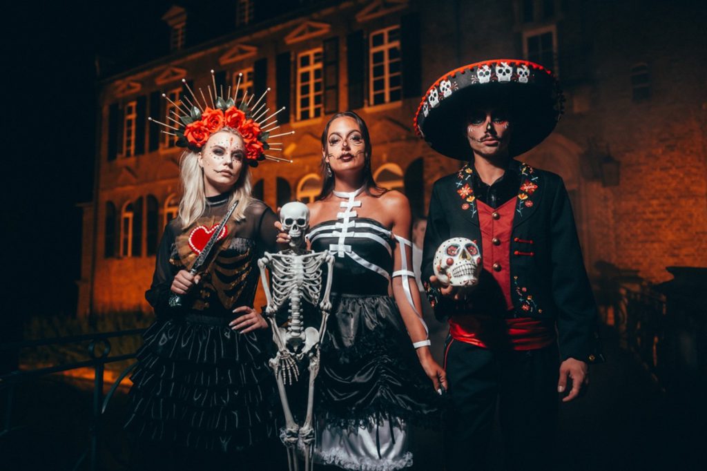 Halloween-Trends 2025 – mit diesen Outfit lehrst du anderen das Fürchten