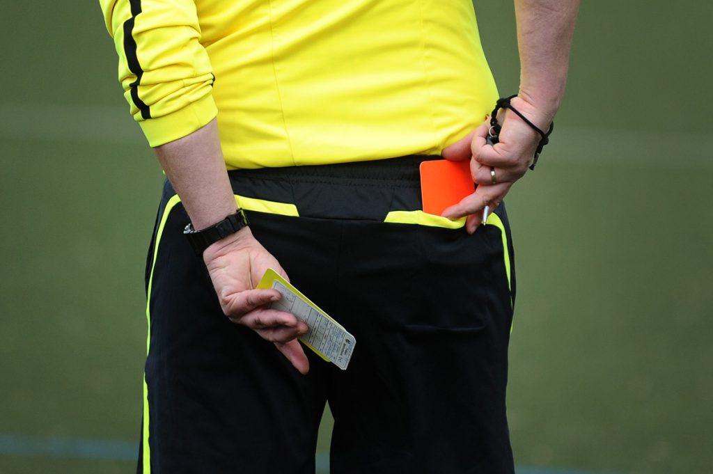 Violenza scoppiata durante una partita di calcio amatoriale a Duisburg: cosa è successo e quali sono le possibili conseguenze