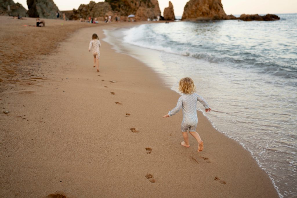 Kleine Nele (3) aus Duisburg lebt mit halbem Gehirn – ihr Weg ist einzigartig