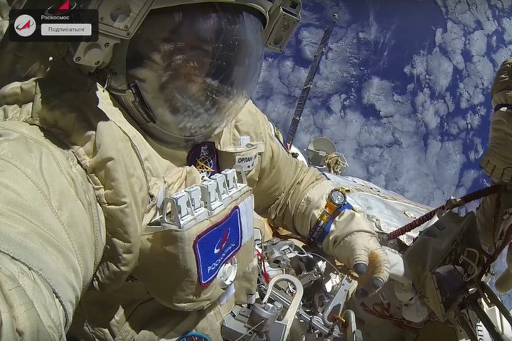 Космонавт из Татарстана Сергей Рыжиков вышел в открытый космос