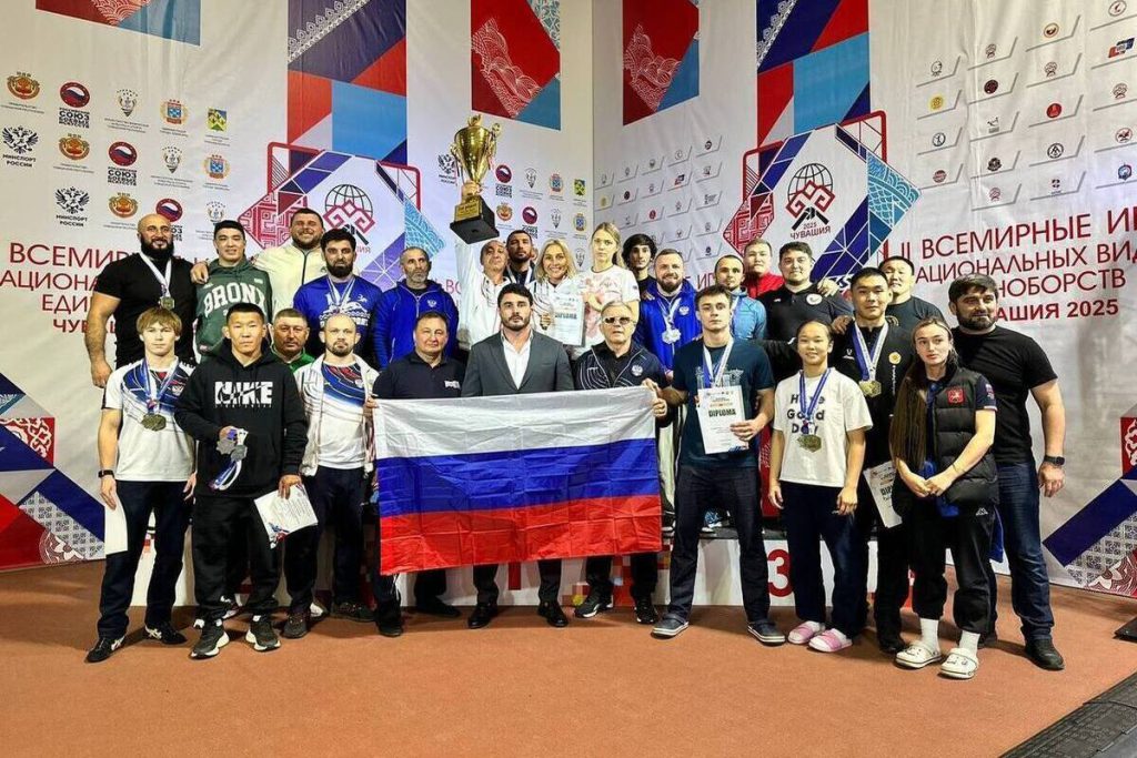 Калмыцкие спортсмены завоевали золотые и серебряные медали на Кубке мира по борьбе на поясах