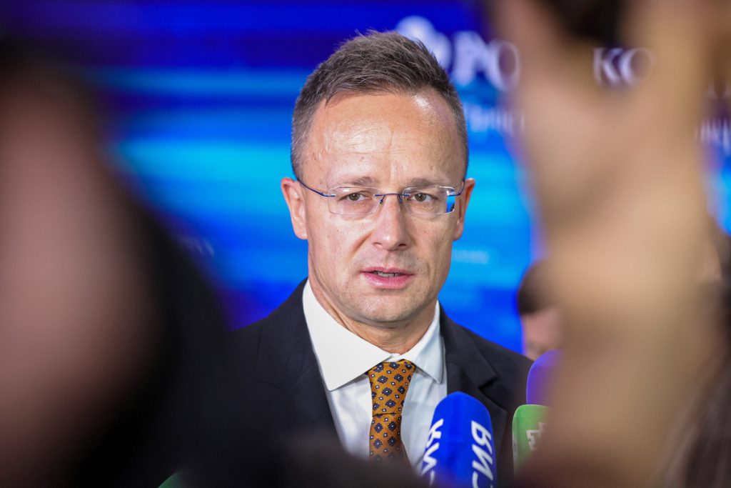 Сийярто объяснил позицию Венгрии по санкциям против России