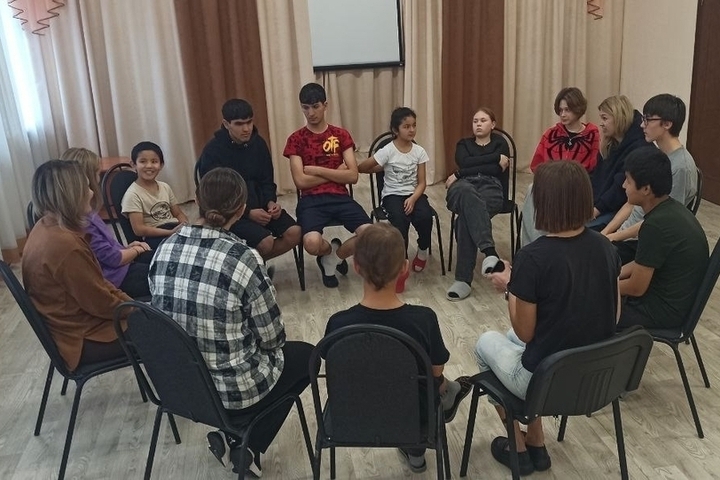 Серпуховский центр «Маяк» посетили  волонтеры